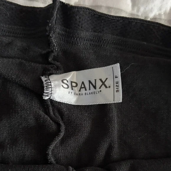 SPANX Classic Black Long-Line Smoother, Size F! - Picture 1 of 3
